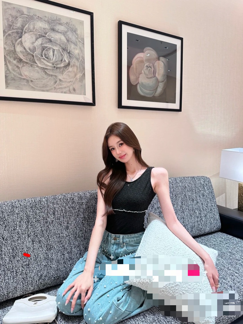  Chanel新款连体泳衣 实物超仙 拍不出来的美 🥰🥰💐💐适合多种场景的游泳衣🏊‍♀️海边 游泳池 温