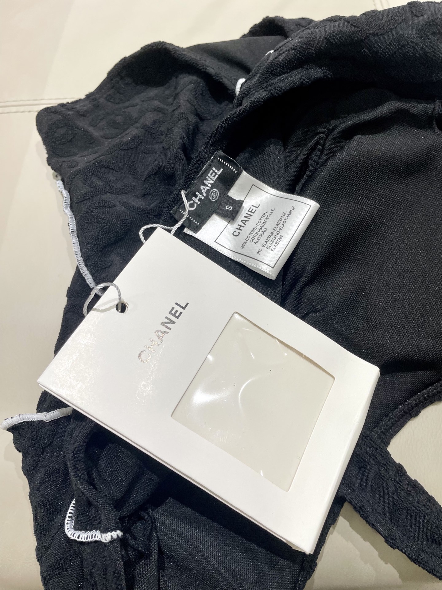  Chanel新款连体泳衣 实物超仙 拍不出来的美 🥰🥰💐💐适合多种场景的游泳衣🏊‍♀️海边 游泳池 温