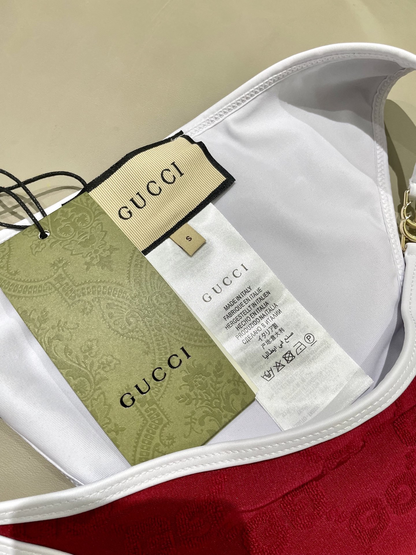  Gucci新款比基尼泳衣 专柜定制对版五金 实物超仙 拍不出来的美 🥰🥰💐💐适合多种场景的游泳衣🏊‍♀