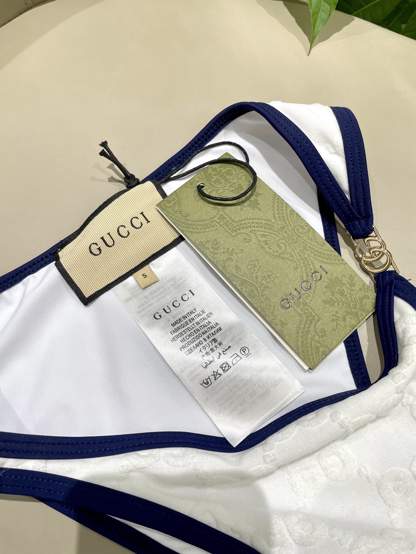  Gucci新款比基尼泳衣 专柜定制对版五金 实物超仙 拍不出来的美 🥰🥰💐💐适合多种场景的游泳衣🏊‍♀