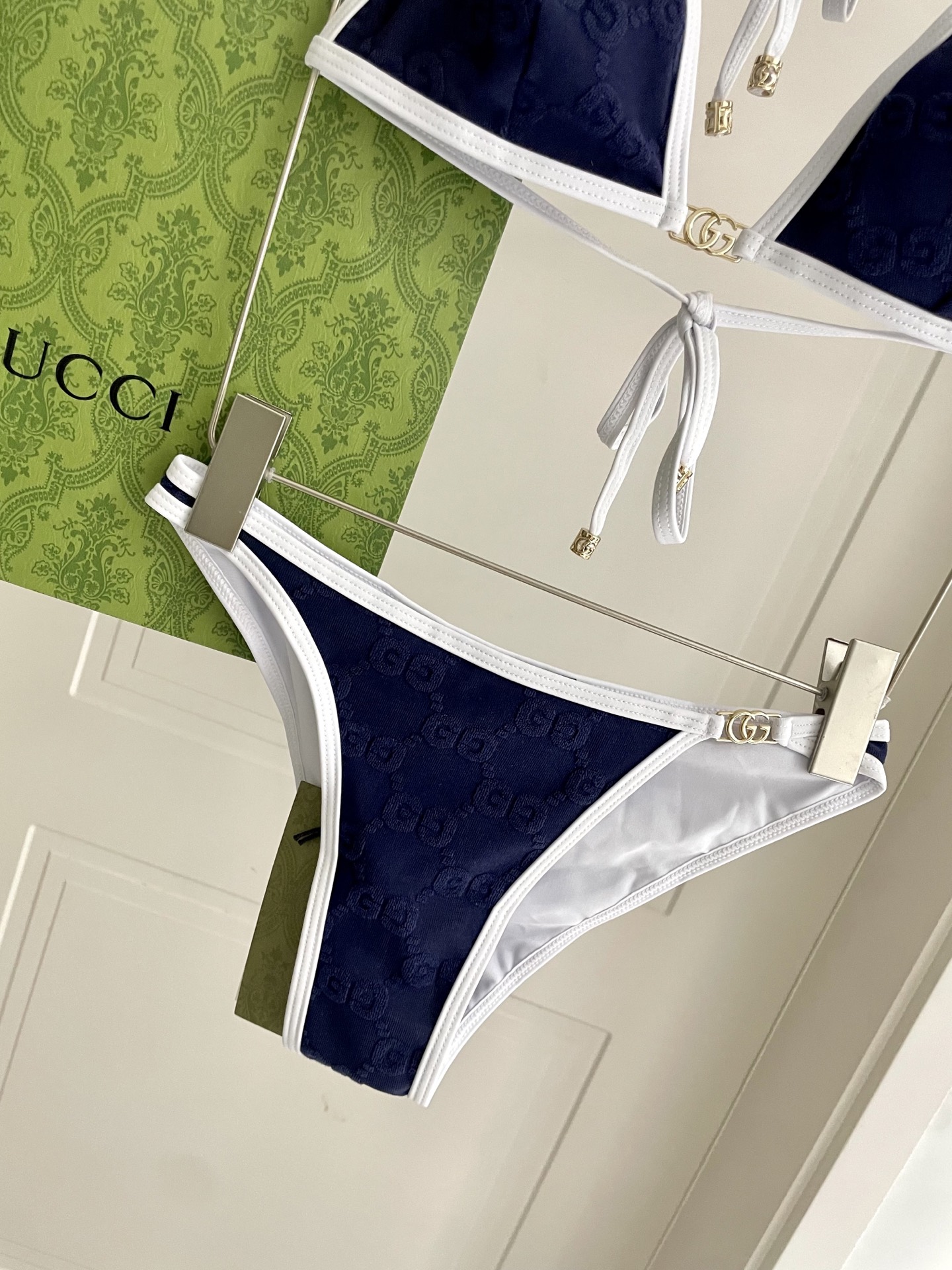  Gucci新款比基尼泳衣 专柜定制对版五金 实物超仙 拍不出来的美 🥰🥰💐💐适合多种场景的游泳衣🏊‍♀