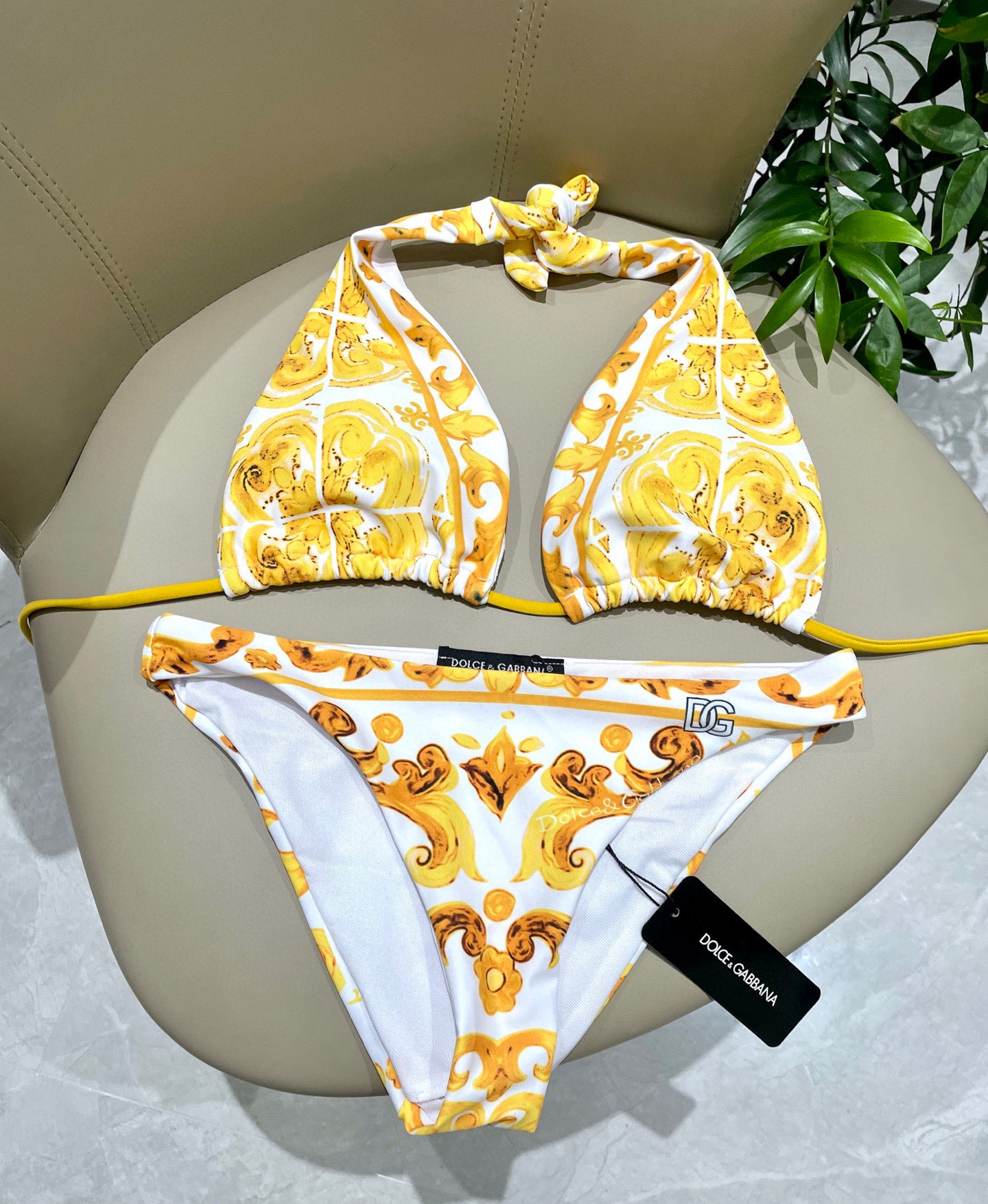  DG专柜新款分体泳衣😍🥰适合多种场景的游泳衣🏊‍♀️海边 游泳池 温泉 水上乐园 漂流都可以😌内搭也完