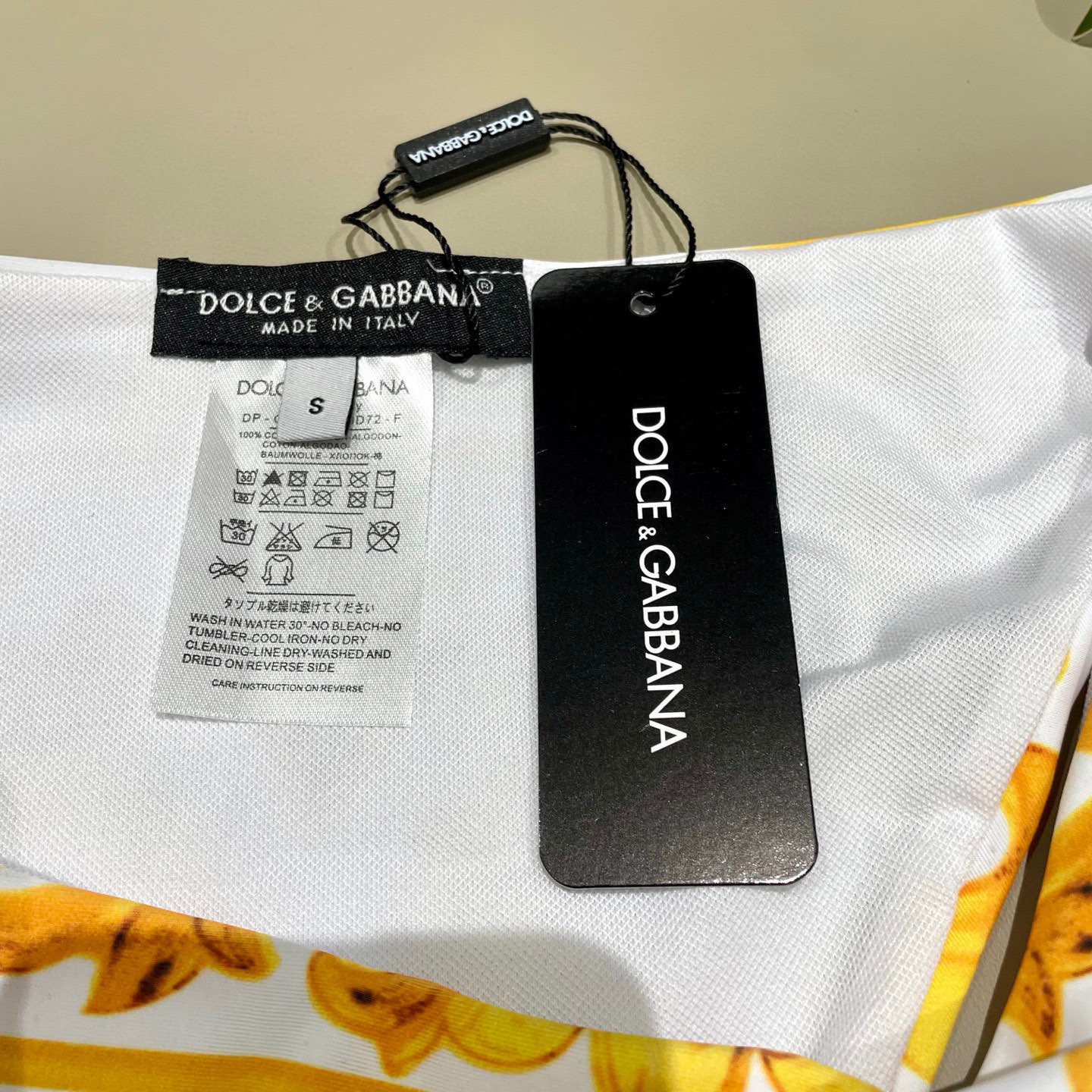  DG专柜新款分体泳衣😍🥰适合多种场景的游泳衣🏊‍♀️海边 游泳池 温泉 水上乐园 漂流都可以😌内搭也完