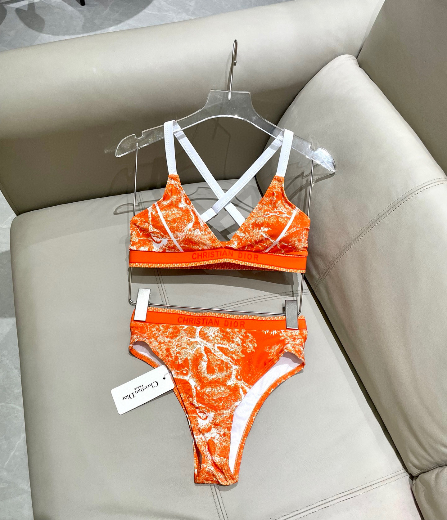  Dior连体泳衣  😍🥰适合多种场景的游泳衣🏊‍♀️海边 游泳池 温泉 水上乐园 漂流都可以😌内搭也完