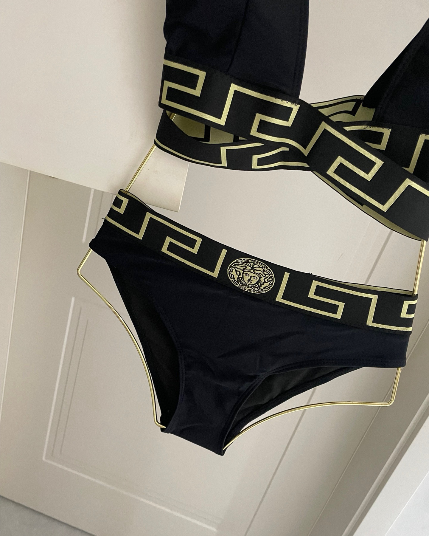  范思哲新款分体泳衣😍🥰适合多种场景的游泳衣🏊‍♀️海边 游泳池 温泉 水上乐园 漂流都可以😌内搭也完全