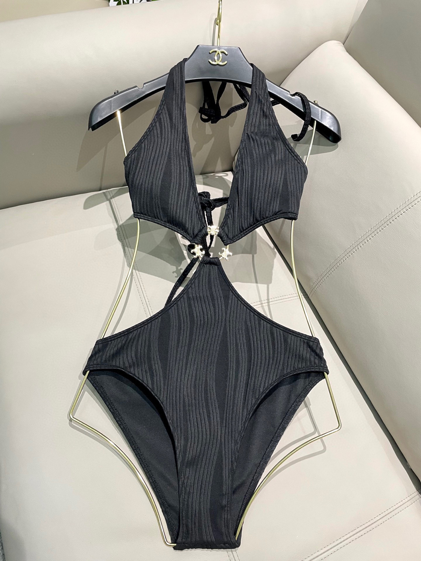  Celine专柜新款 对版五金😍🥰适合多种场景的游泳衣🏊‍♀️海边 游泳池 温泉 水上乐园 漂流都可以