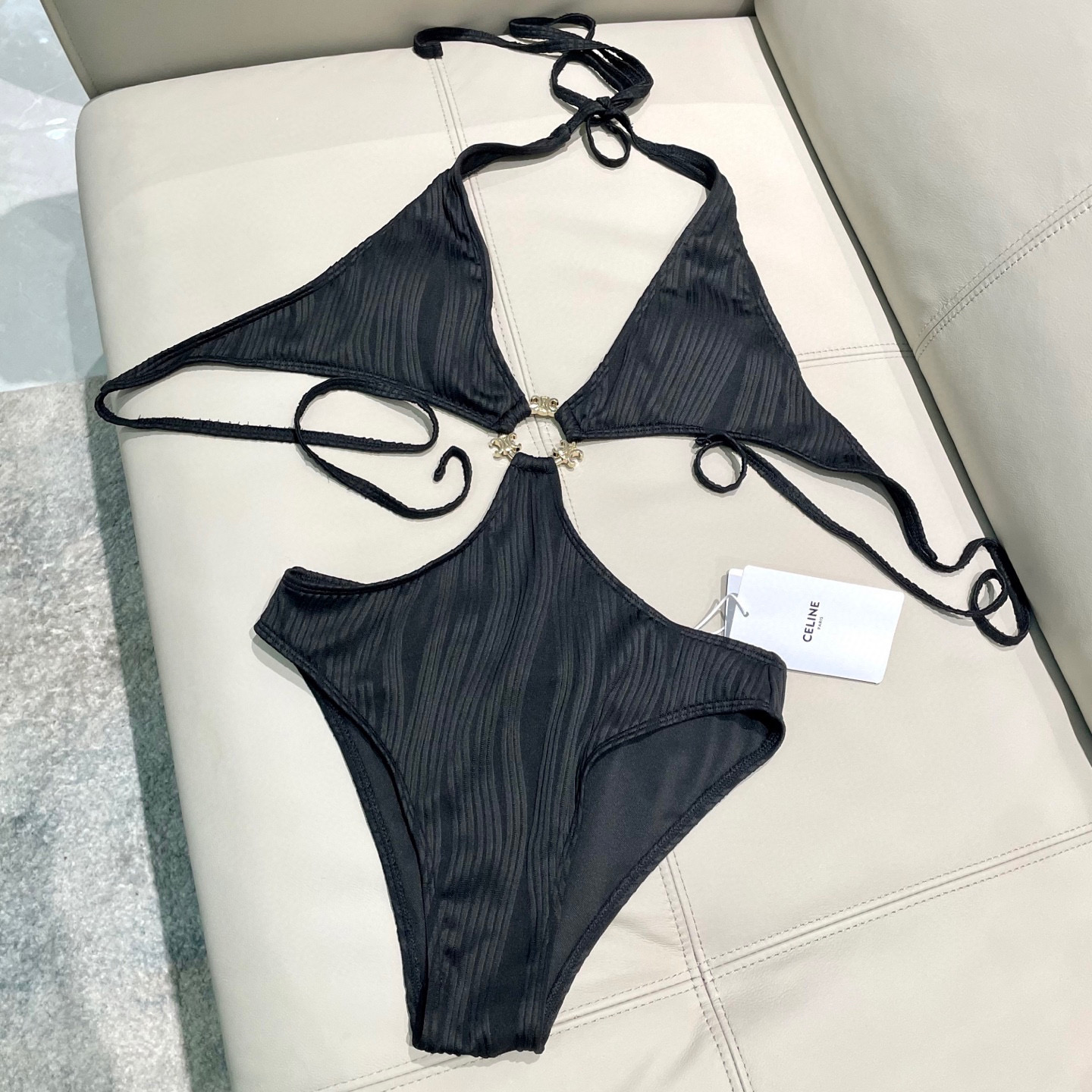  Celine专柜新款 对版五金😍🥰适合多种场景的游泳衣🏊‍♀️海边 游泳池 温泉 水上乐园 漂流都可以