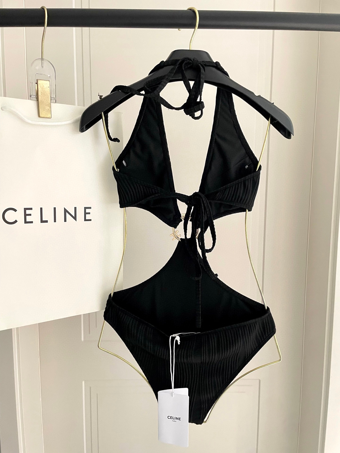  Celine专柜新款 对版五金😍🥰适合多种场景的游泳衣🏊‍♀️海边 游泳池 温泉 水上乐园 漂流都可以