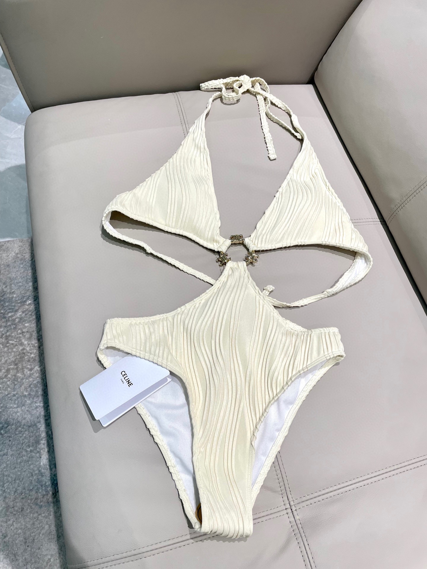 Celine专柜新款 对版五金😍🥰适合多种场景的游泳衣🏊‍♀️海边 游泳池 温泉 水上乐园 漂流都可以
