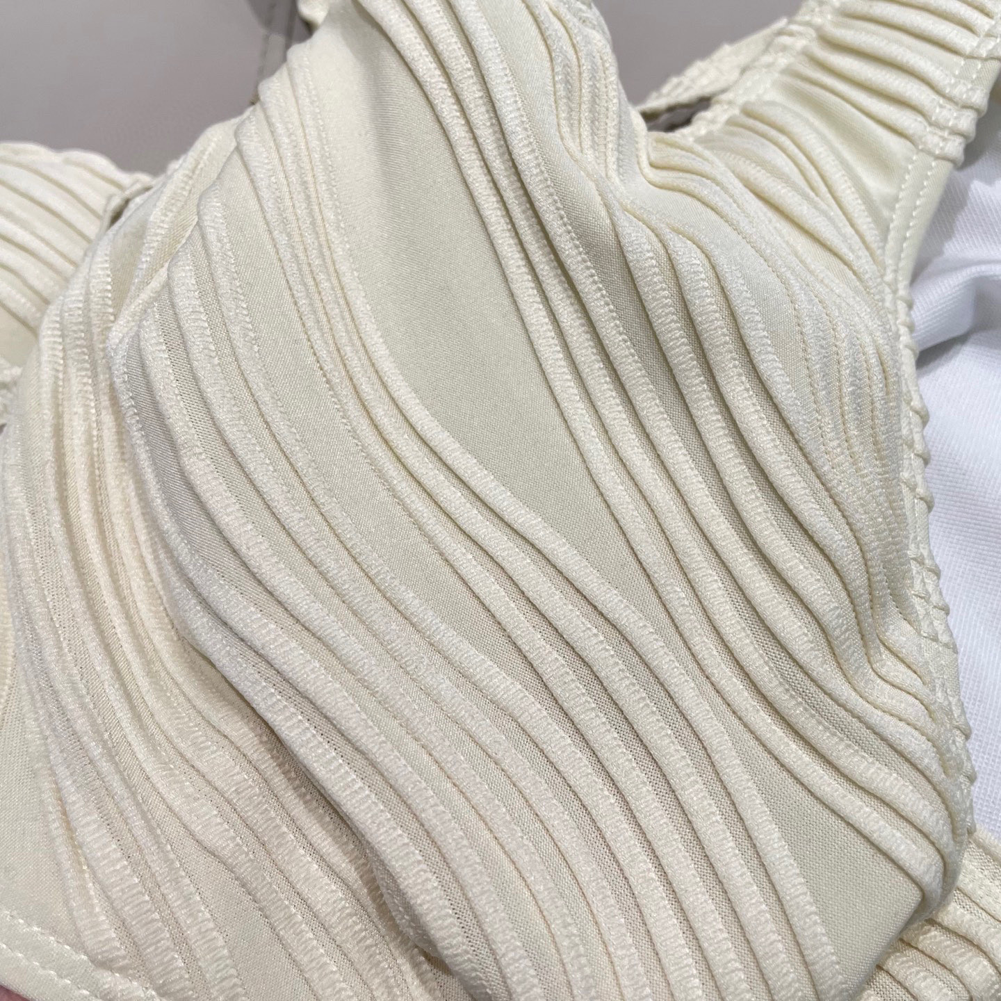  Celine专柜新款 对版五金😍🥰适合多种场景的游泳衣🏊‍♀️海边 游泳池 温泉 水上乐园 漂流都可以