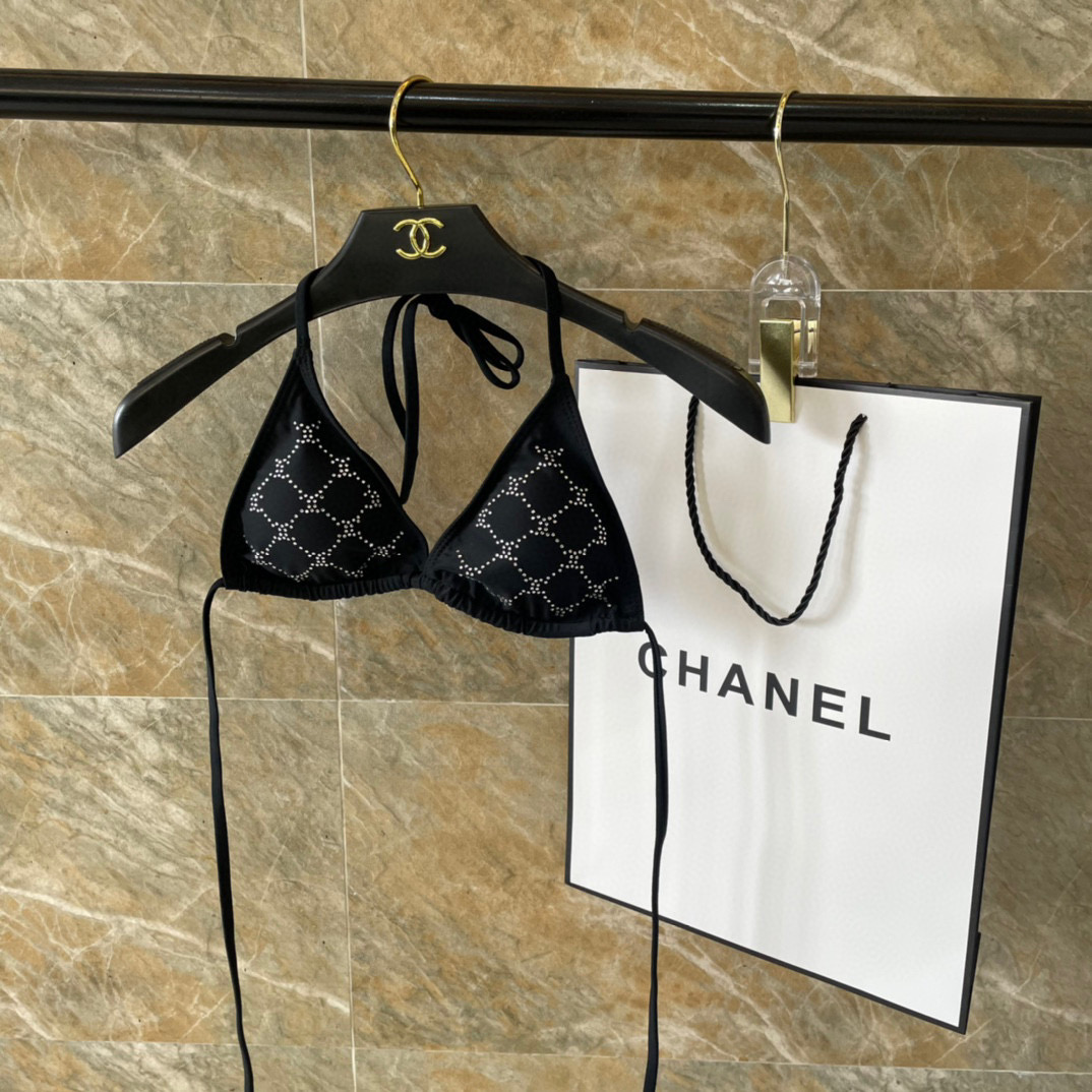  Chanel比基尼 😍🥰适合多种场景的游泳衣🏊‍♀️海边 游泳池 温泉 水上乐园 漂流都可以😌内搭也完