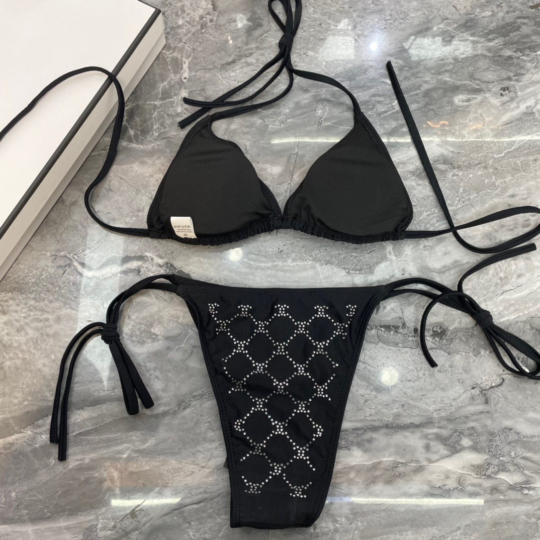  Chanel比基尼 😍🥰适合多种场景的游泳衣🏊‍♀️海边 游泳池 温泉 水上乐园 漂流都可以😌内搭也完