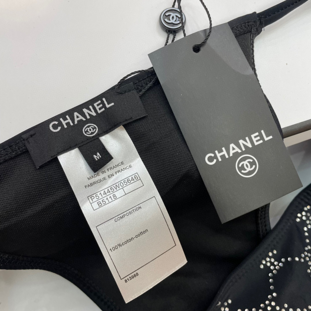  Chanel比基尼 😍🥰适合多种场景的游泳衣🏊‍♀️海边 游泳池 温泉 水上乐园 漂流都可以😌内搭也完