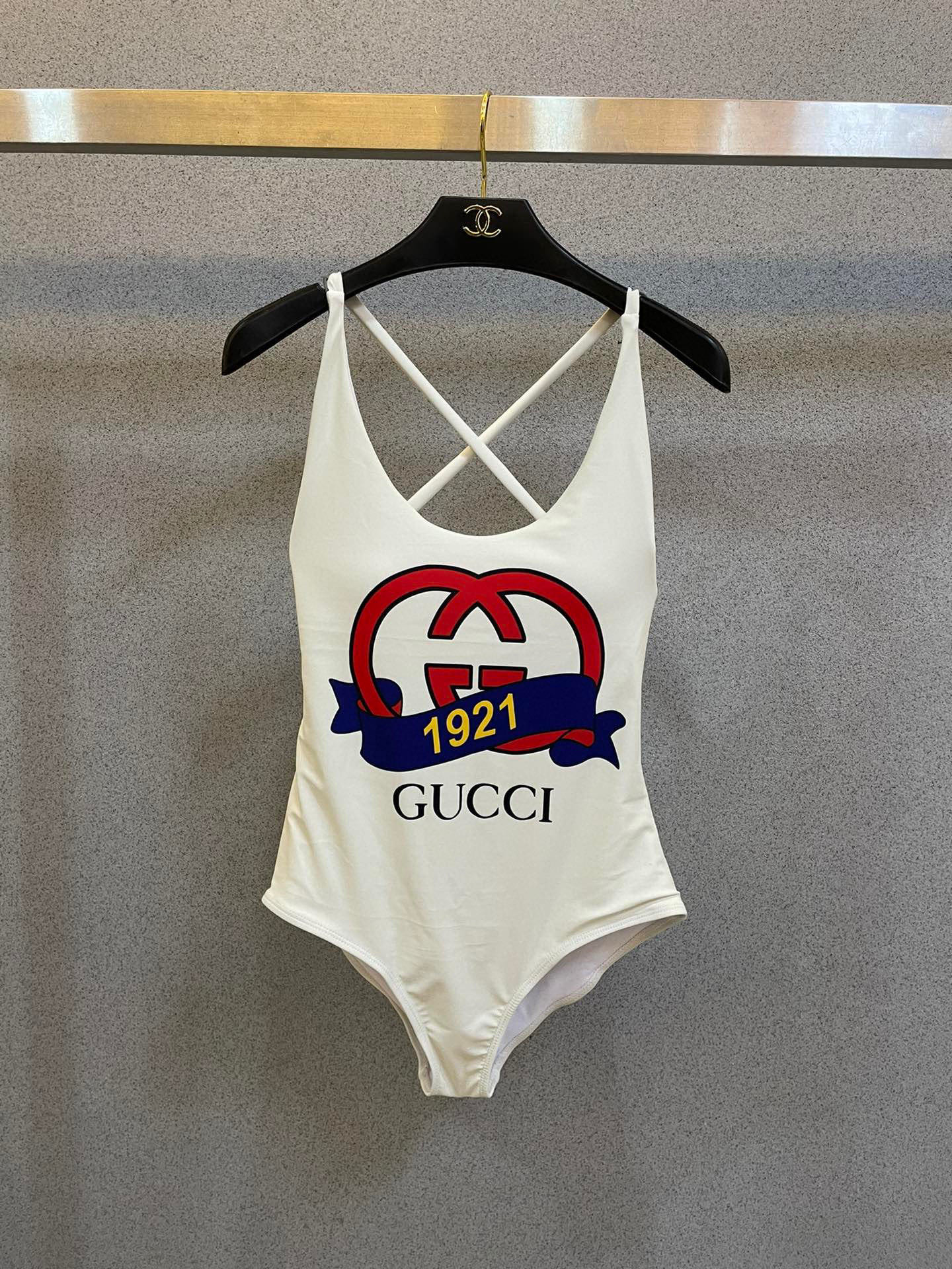 Gucci新款连体泳衣 实物超级美 😍🥰适合多种场景的游泳衣🏊‍♀️海边 游泳池 温泉 水上乐园 漂流