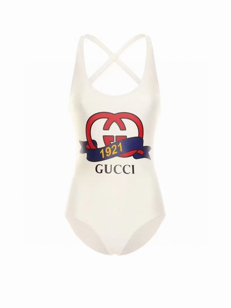  Gucci新款连体泳衣 实物超级美 😍🥰适合多种场景的游泳衣🏊‍♀️海边 游泳池 温泉 水上乐园 漂流