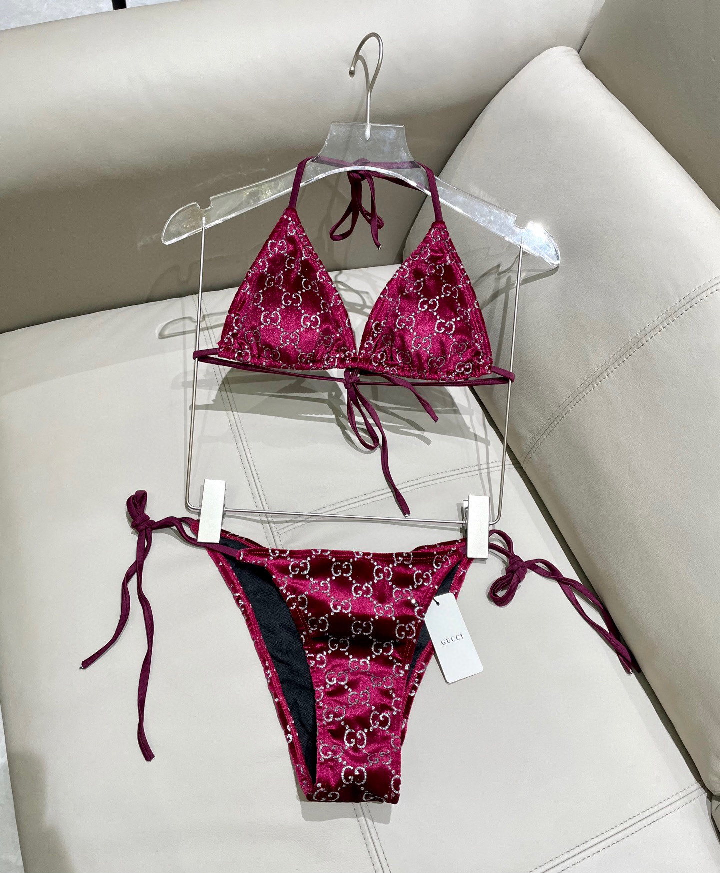  Gucci丝绒分体比基尼😍🥰适合多种场景的游泳衣🏊‍♀️海边 游泳池 温泉 水上乐园 漂流都可以😌内搭