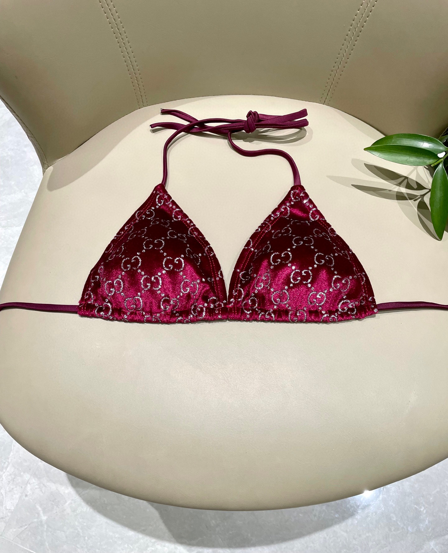  Gucci丝绒分体比基尼😍🥰适合多种场景的游泳衣🏊‍♀️海边 游泳池 温泉 水上乐园 漂流都可以😌内搭