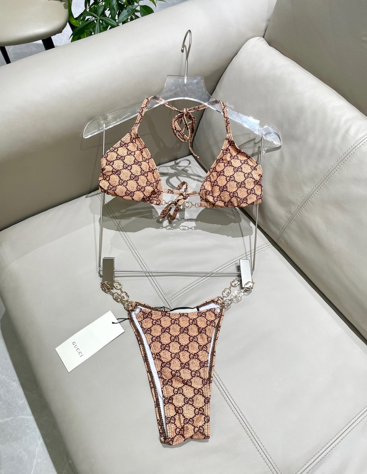  Gucci新款比基尼👙❤️😍🥰适合多种场景的游泳衣🏊‍♀️海边 游泳池 温泉 水上乐园 漂流都可以😌内