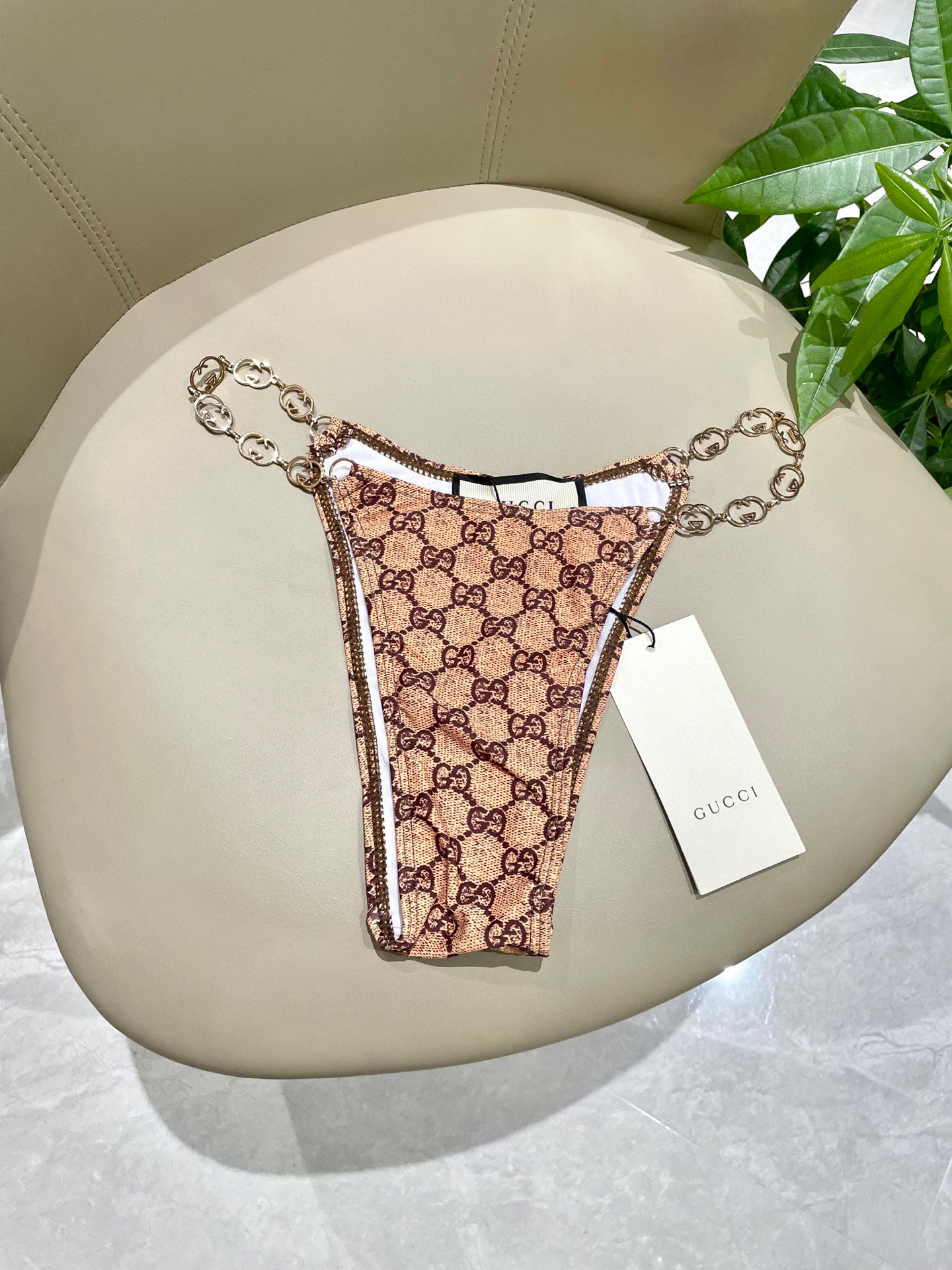  Gucci新款比基尼👙❤️😍🥰适合多种场景的游泳衣🏊‍♀️海边 游泳池 温泉 水上乐园 漂流都可以😌内