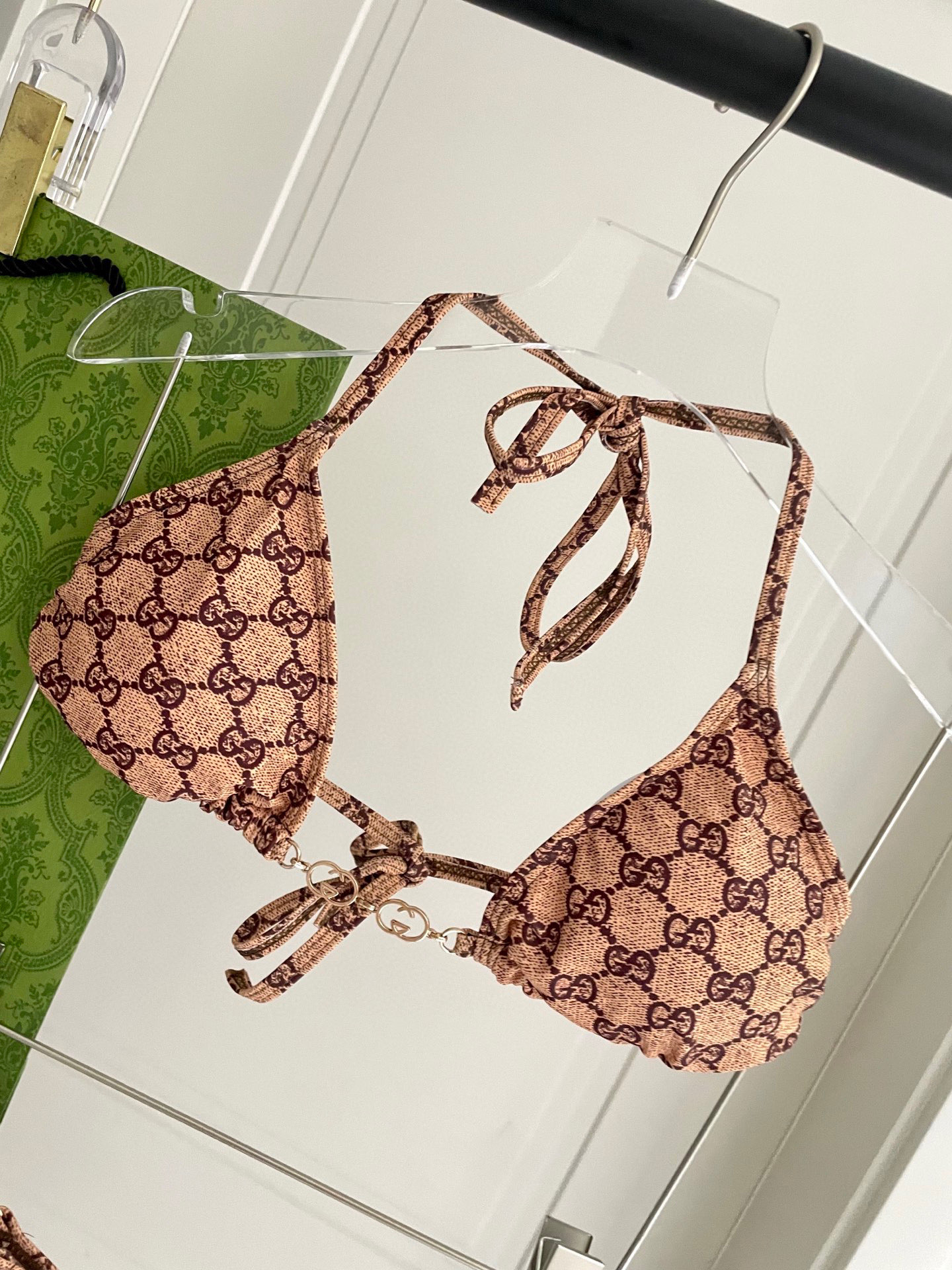  Gucci新款比基尼👙❤️😍🥰适合多种场景的游泳衣🏊‍♀️海边 游泳池 温泉 水上乐园 漂流都可以😌内