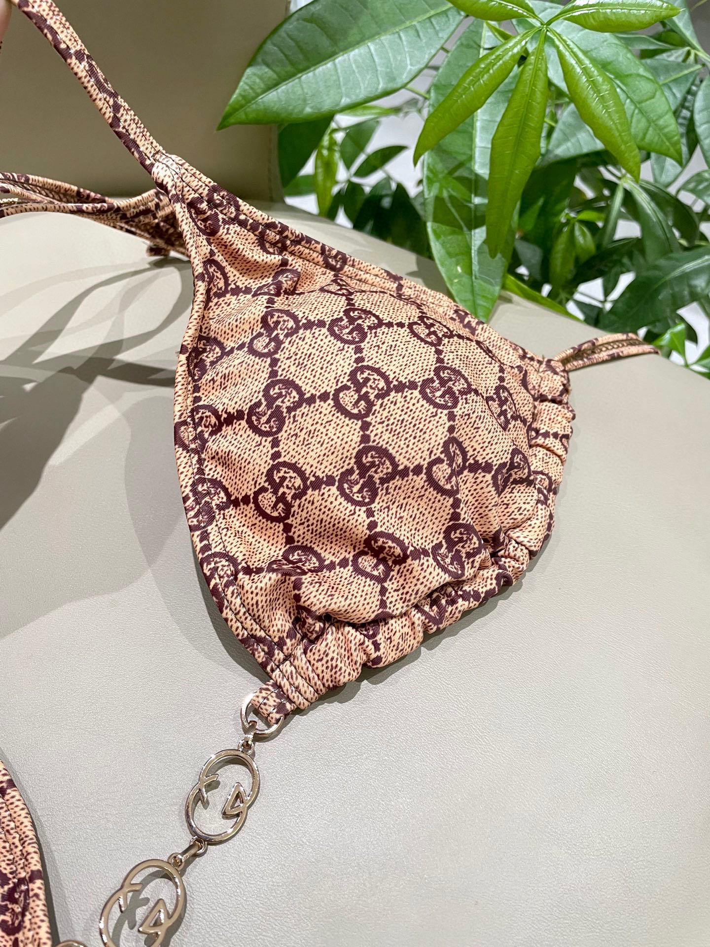  Gucci新款比基尼👙❤️😍🥰适合多种场景的游泳衣🏊‍♀️海边 游泳池 温泉 水上乐园 漂流都可以😌内