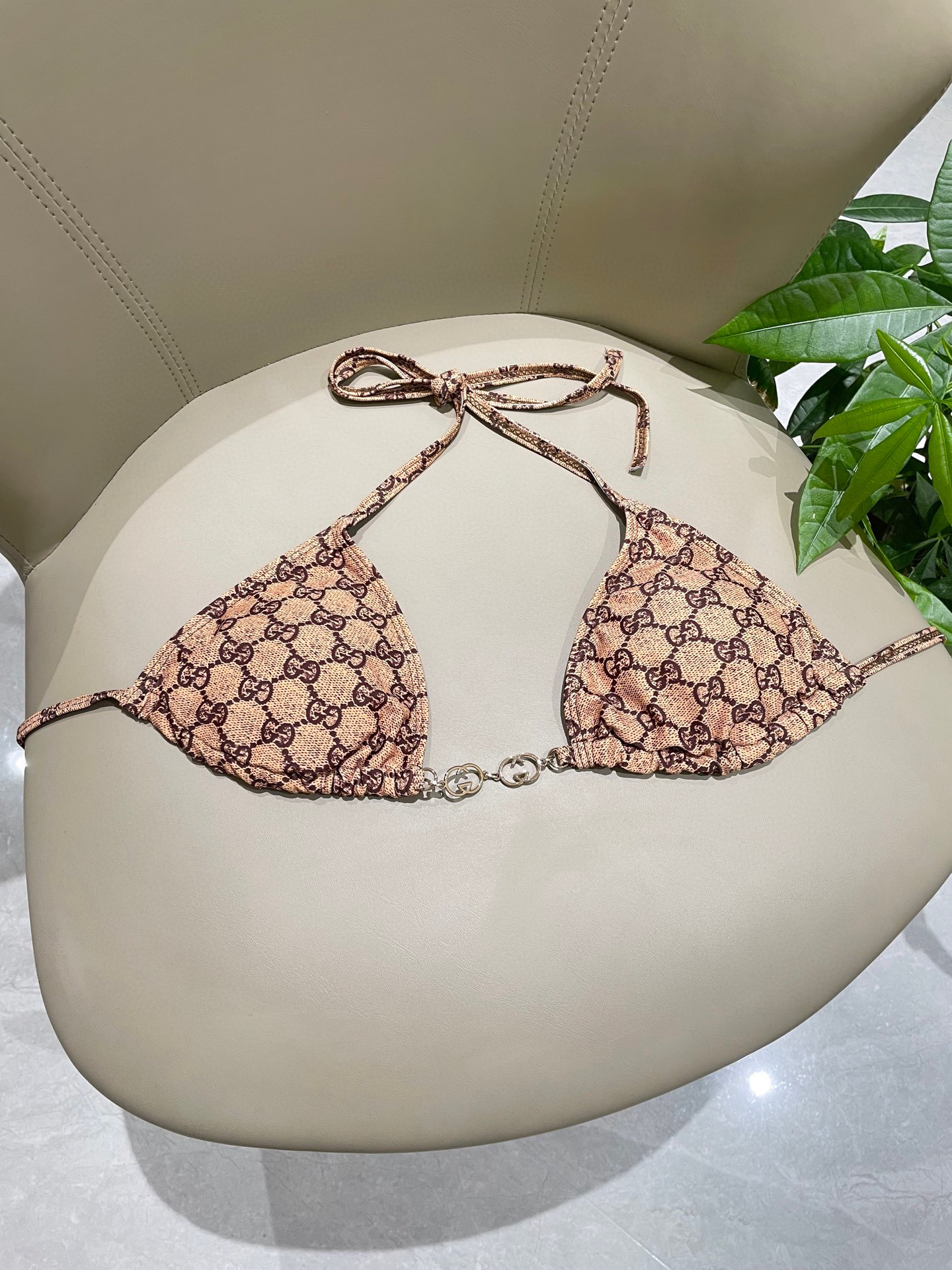  Gucci新款比基尼👙❤️😍🥰适合多种场景的游泳衣🏊‍♀️海边 游泳池 温泉 水上乐园 漂流都可以😌内