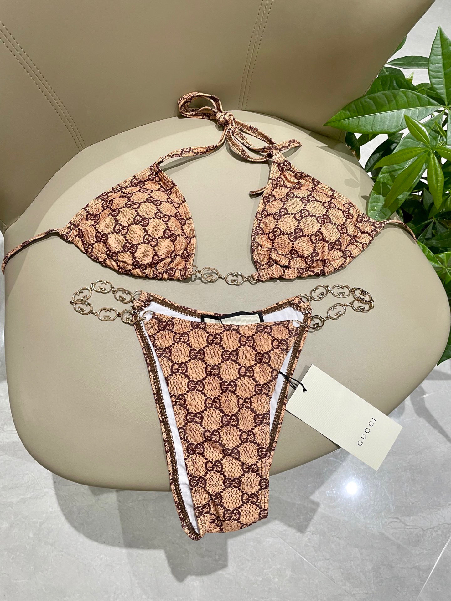  Gucci新款比基尼👙❤️😍🥰适合多种场景的游泳衣🏊‍♀️海边 游泳池 温泉 水上乐园 漂流都可以😌内