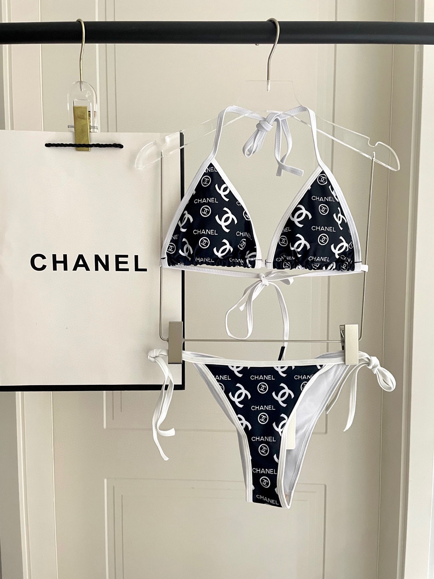  Chanel 香奈儿新款印花比基尼👙❤️😍🥰适合多种场景的游泳衣🏊‍♀️海边 游泳池 温泉 水上乐园 