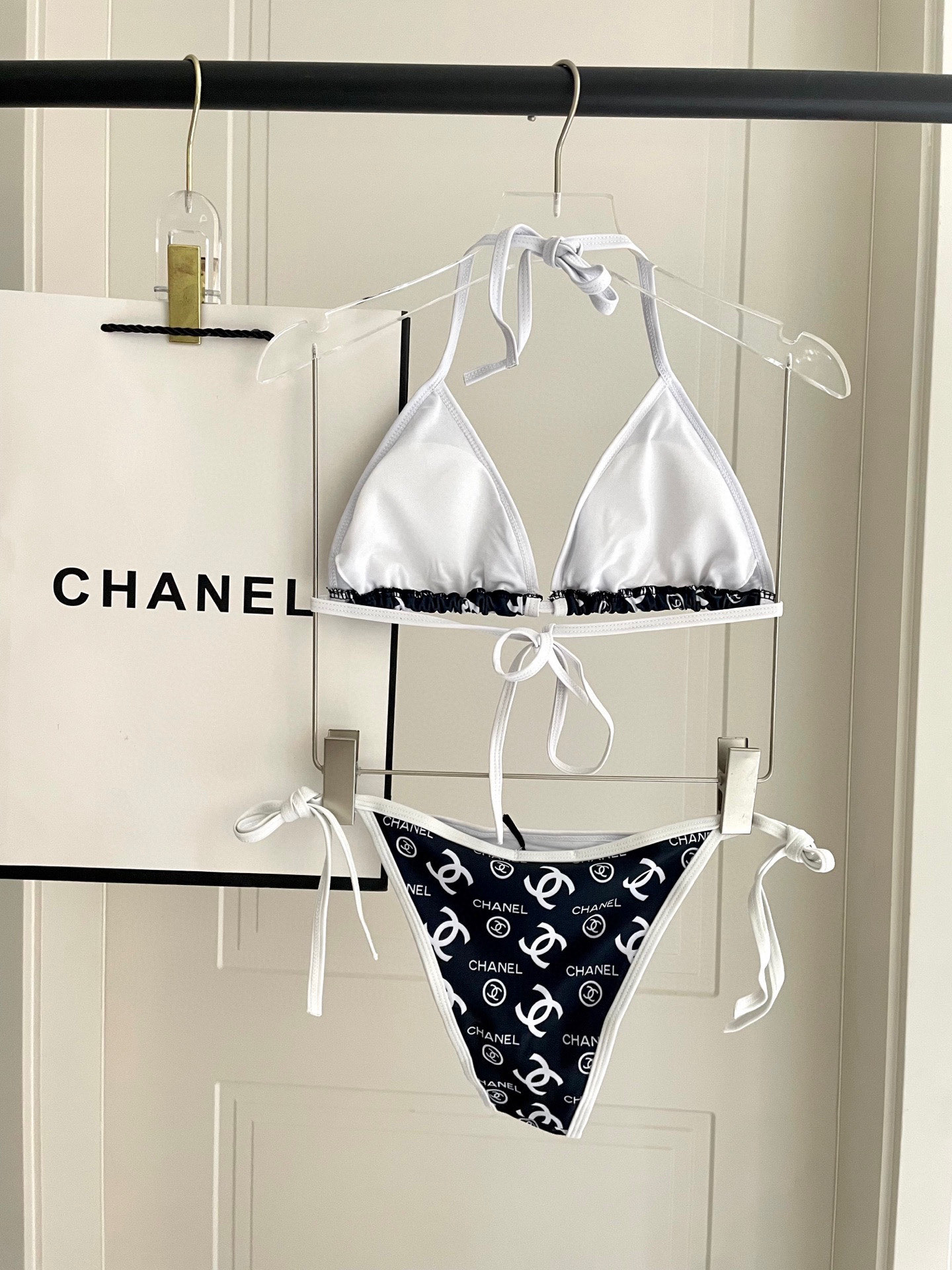  Chanel 香奈儿新款印花比基尼👙❤️😍🥰适合多种场景的游泳衣🏊‍♀️海边 游泳池 温泉 水上乐园 
