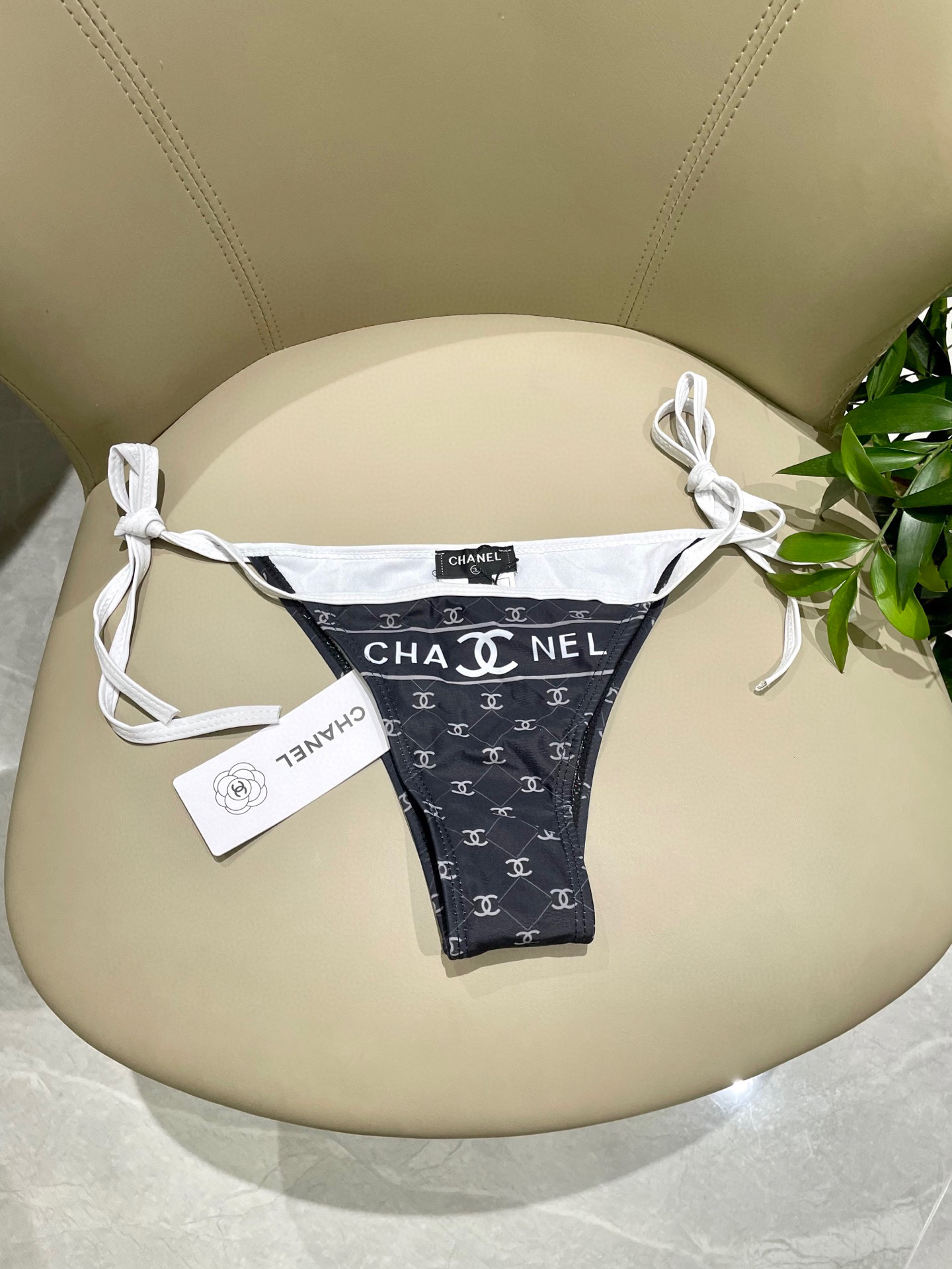 Chanel新款比基尼泳衣👙❤️😍🥰适合多种场景的游泳衣🏊‍♀️海边 游泳池 温泉 水上乐园 漂流都可
