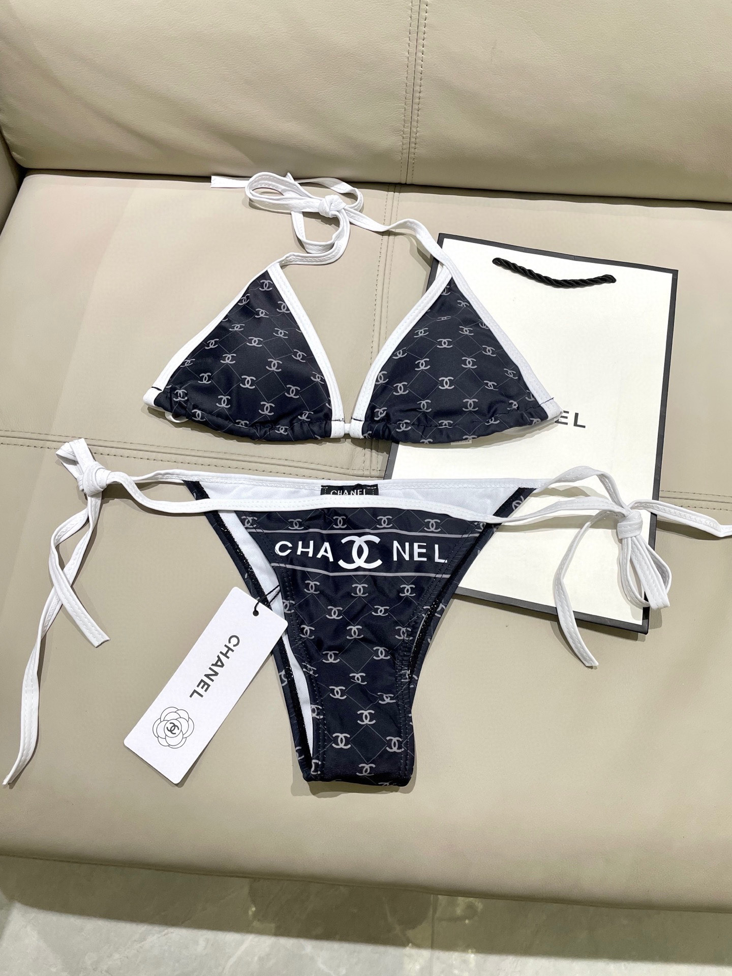  Chanel新款比基尼泳衣👙❤️😍🥰适合多种场景的游泳衣🏊‍♀️海边 游泳池 温泉 水上乐园 漂流都可