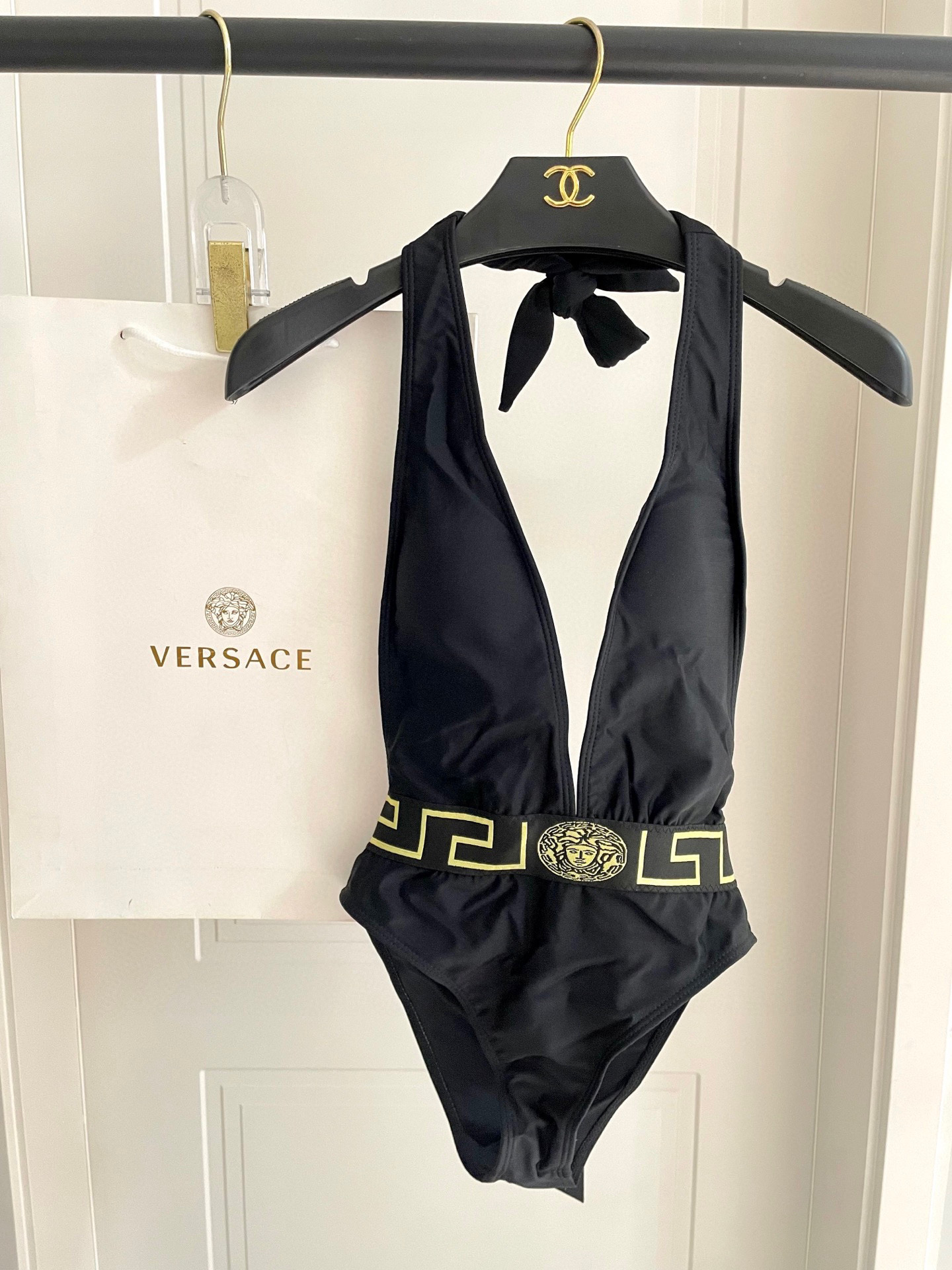  范思哲连体泳衣👙❤️😍🥰适合多种场景的游泳衣🏊‍♀️海边 游泳池 温泉 水上乐园 漂流都可以😌内搭外穿
