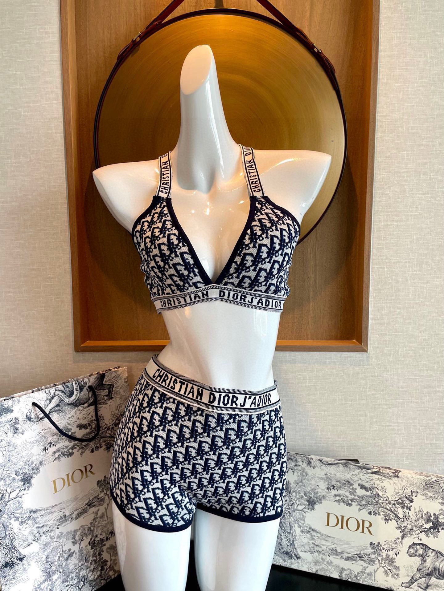 NO:377059,Dior knitted bikini suit split swimsuit FF letter printed strapless underwear + flat corner leggings, average size (suitable for 80-125 catties) swimsuit swimsuit bikini, swimsuit, swimming trunk, bikinis, dior, swimsuits, bikinis19860909迪奥针织比基尼套装分体泳衣 FF字母印花抹胸内衣+平角打底裤,码数均码（适合80-125斤）泳衣泳裤比基尼,泳衣，泳裤，比基尼,dior,swimsuits,bikinis,accessory