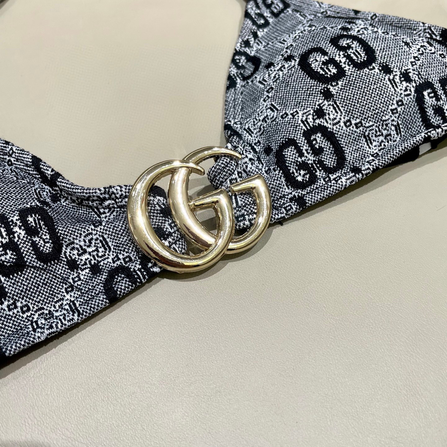  Gucci新款提花连体体式泳衣👙❤️😍🥰适合多种场景的游泳衣🏊‍♀️海边 游泳池 温泉 水上乐园 漂流