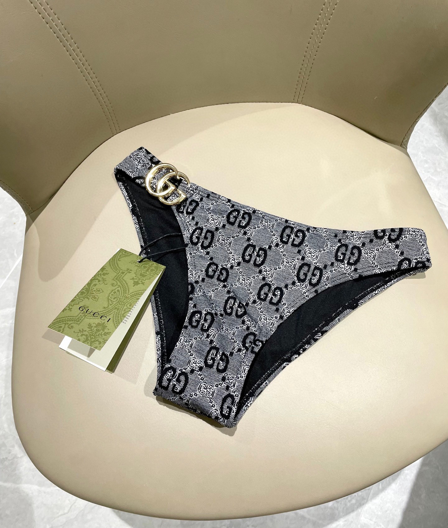  Gucci新款提花连体体式泳衣👙❤️😍🥰适合多种场景的游泳衣🏊‍♀️海边 游泳池 温泉 水上乐园 漂流
