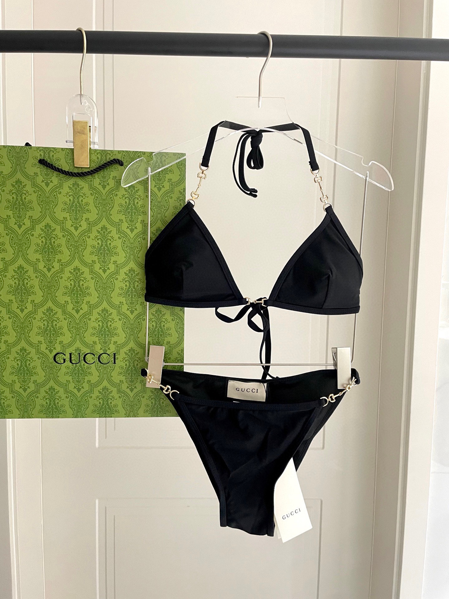  Gucci古奇新款比基尼泳衣👙❤️😍🥰适合多种场景的游泳衣🏊‍♀️海边 游泳池 温泉 水上乐园 漂流都