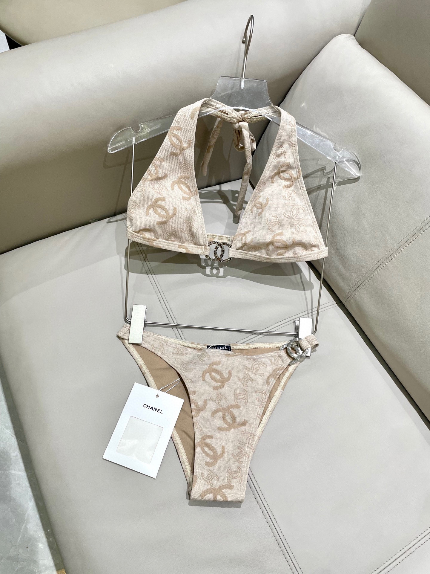  Chanel新款提花分体式泳衣👙❤️😍🥰适合多种场景的游泳衣🏊‍♀️海边 游泳池 温泉 水上乐园 漂流
