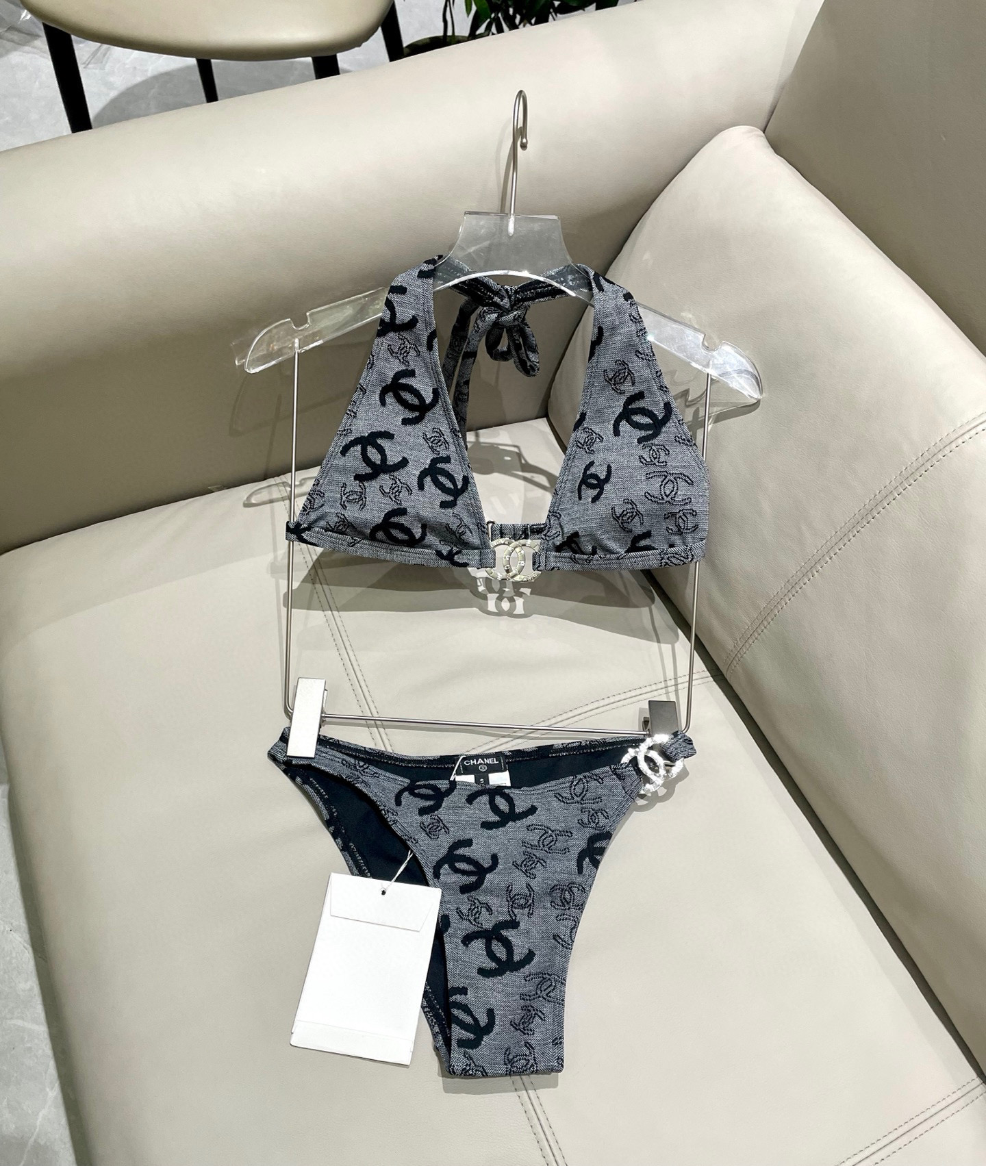  Chanel新款提花分体式泳衣👙❤️😍🥰适合多种场景的游泳衣🏊‍♀️海边 游泳池 温泉 水上乐园 漂流