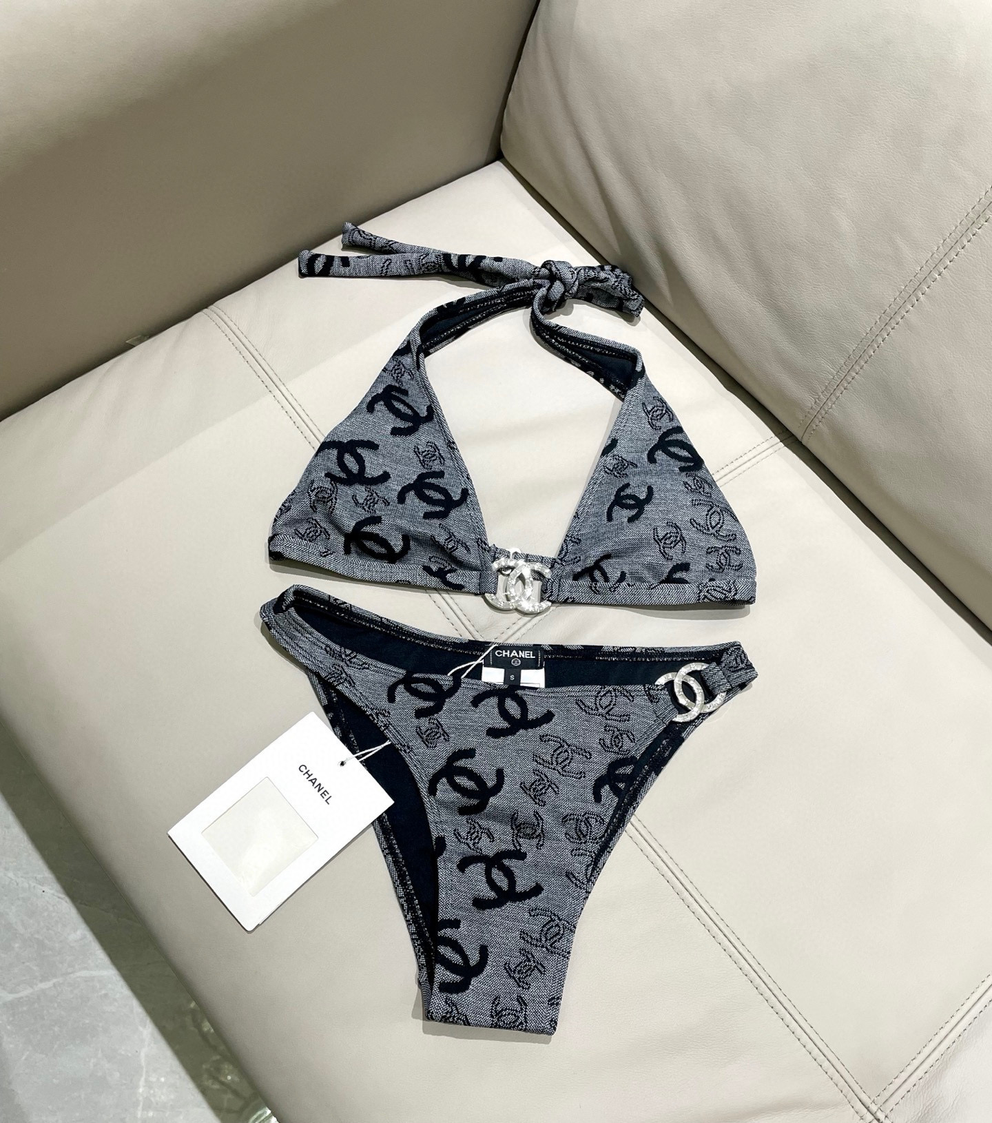  Chanel新款提花分体式泳衣👙❤️😍🥰适合多种场景的游泳衣🏊‍♀️海边 游泳池 温泉 水上乐园 漂流