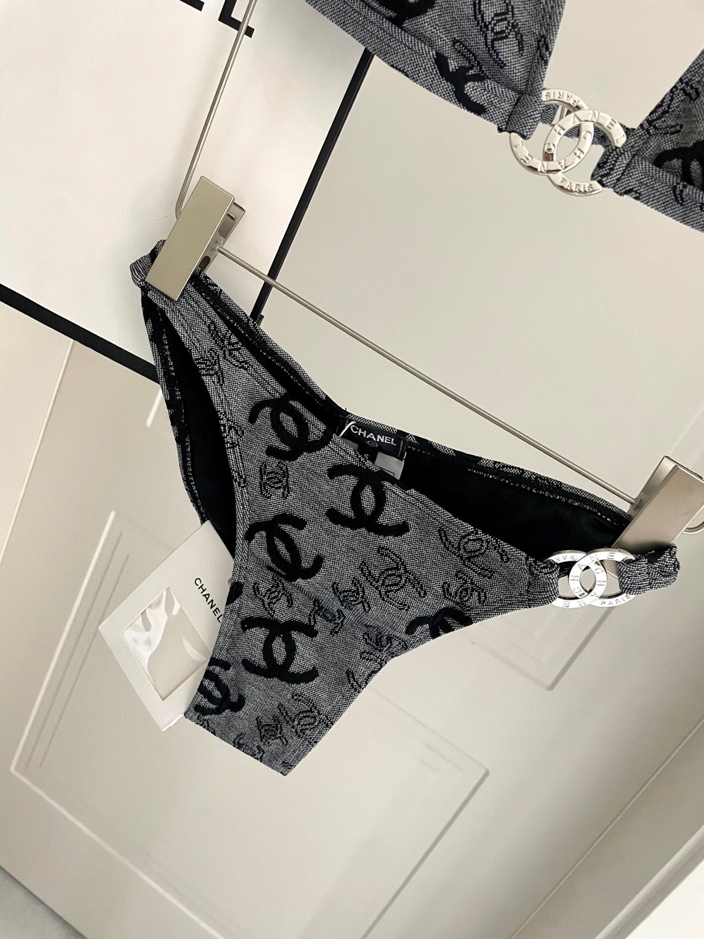  Chanel新款提花分体式泳衣👙❤️😍🥰适合多种场景的游泳衣🏊‍♀️海边 游泳池 温泉 水上乐园 漂流