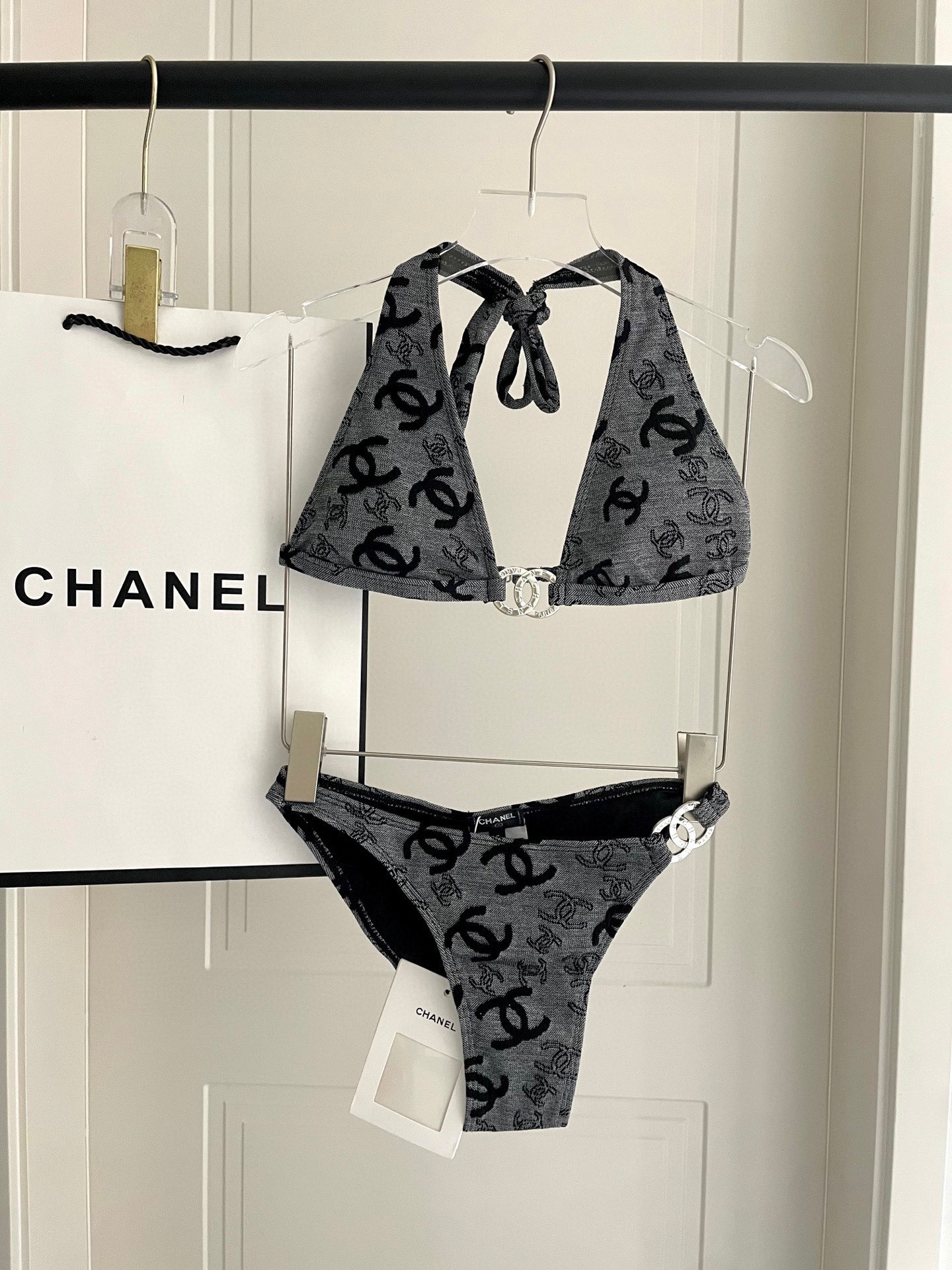  Chanel新款提花分体式泳衣👙❤️😍🥰适合多种场景的游泳衣🏊‍♀️海边 游泳池 温泉 水上乐园 漂流