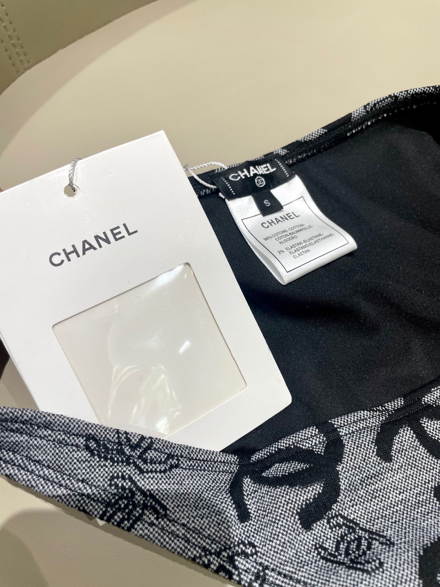  Chanel新款提花分体式泳衣👙❤️😍🥰适合多种场景的游泳衣🏊‍♀️海边 游泳池 温泉 水上乐园 漂流