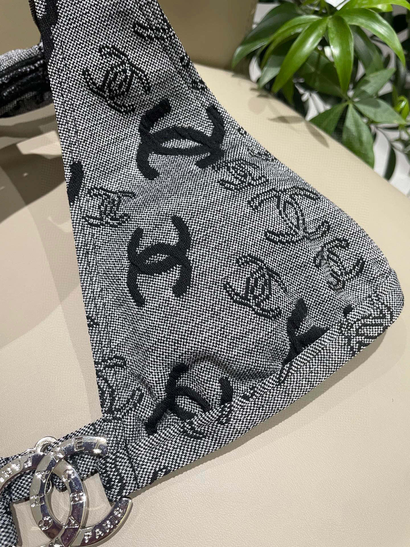  Chanel新款提花分体式泳衣👙❤️😍🥰适合多种场景的游泳衣🏊‍♀️海边 游泳池 温泉 水上乐园 漂流