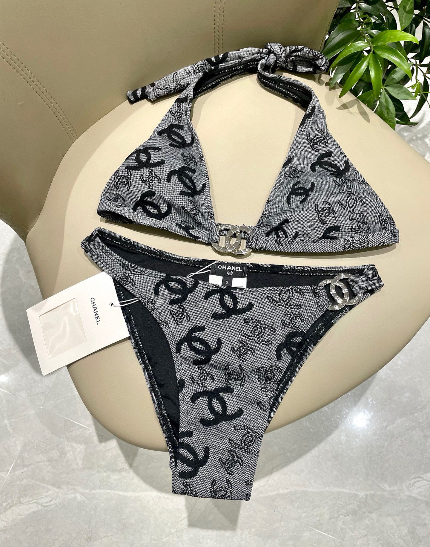  Chanel新款提花分体式泳衣👙❤️😍🥰适合多种场景的游泳衣🏊‍♀️海边 游泳池 温泉 水上乐园 漂流
