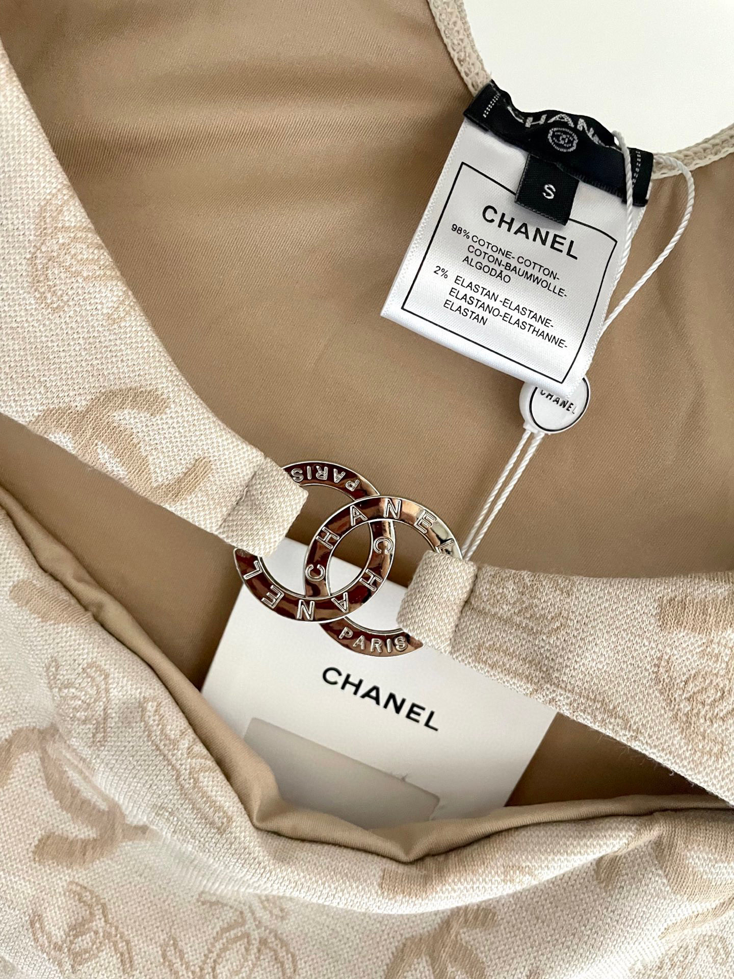  Chanel新款提花连体式泳衣👙❤️😍🥰适合多种场景的游泳衣🏊‍♀️海边 游泳池 温泉 水上乐园 漂流