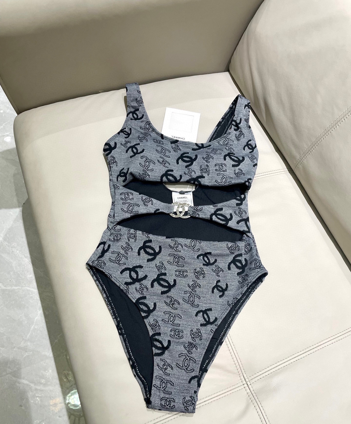  Chanel新款提花连体式泳衣👙❤️😍🥰适合多种场景的游泳衣🏊‍♀️海边 游泳池 温泉 水上乐园 漂流