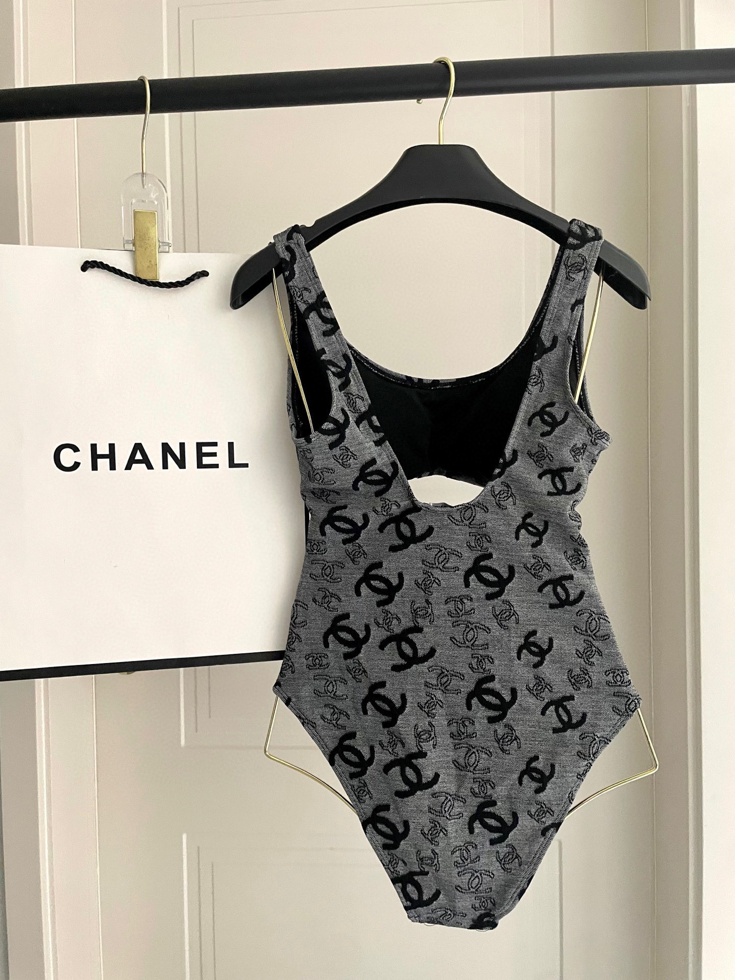  Chanel新款提花连体式泳衣👙❤️😍🥰适合多种场景的游泳衣🏊‍♀️海边 游泳池 温泉 水上乐园 漂流
