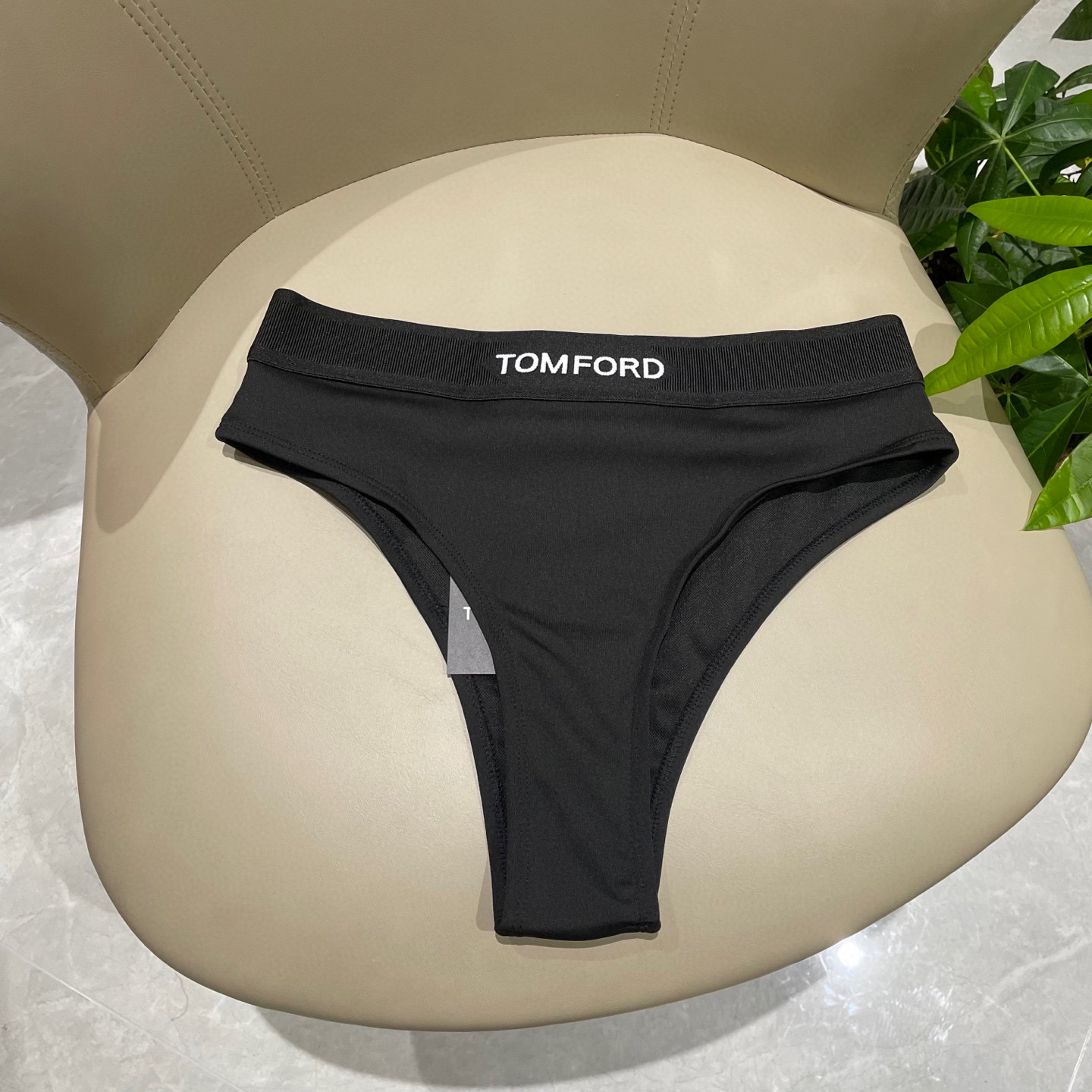  TOm FORD😍🥰适合多种场景的游泳衣🏊‍♀️海边 游泳池 温泉 水上乐园 漂流都可以😌内搭也完全可