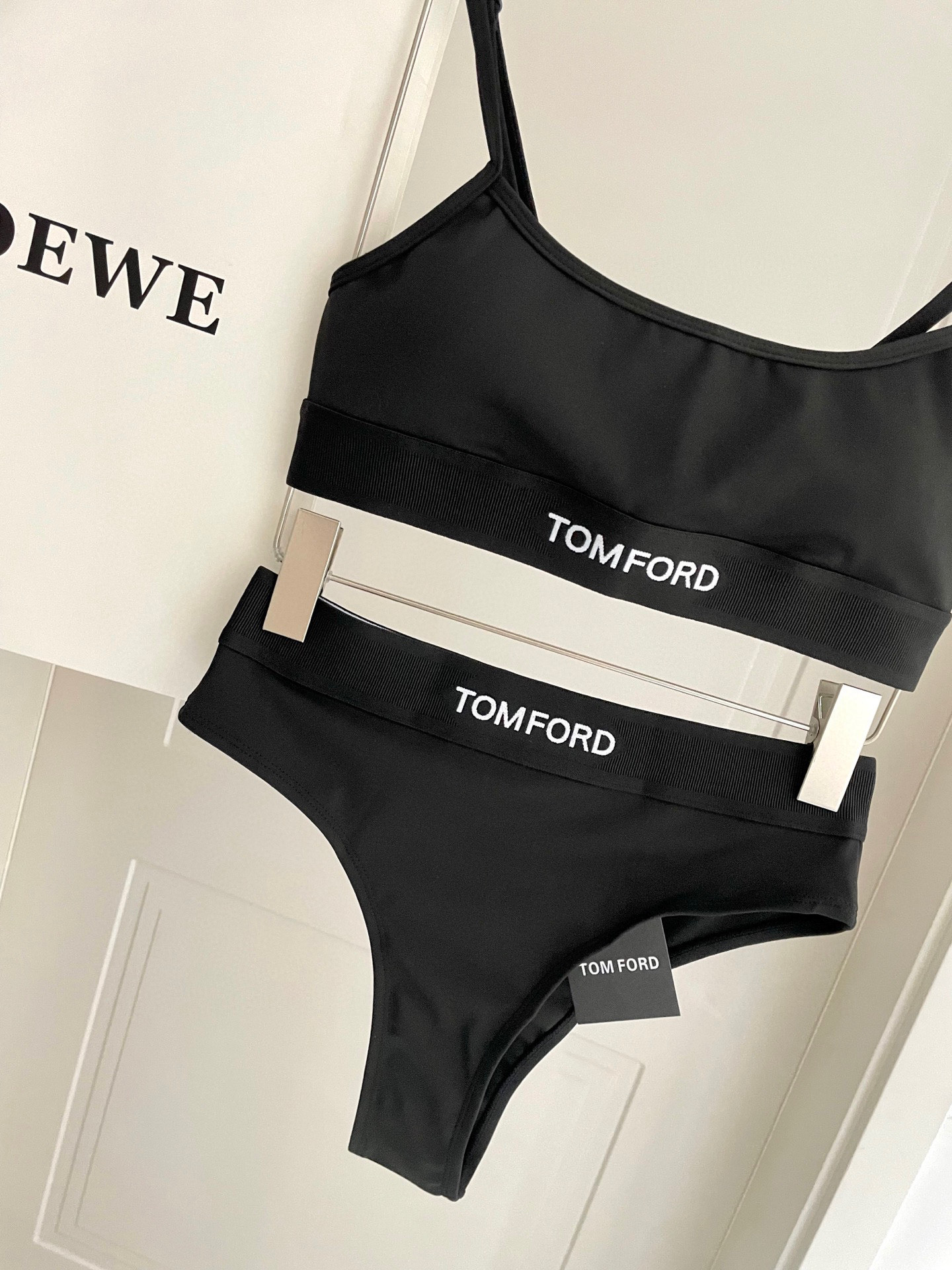  TOm FORD😍🥰适合多种场景的游泳衣🏊‍♀️海边 游泳池 温泉 水上乐园 漂流都可以😌内搭也完全可