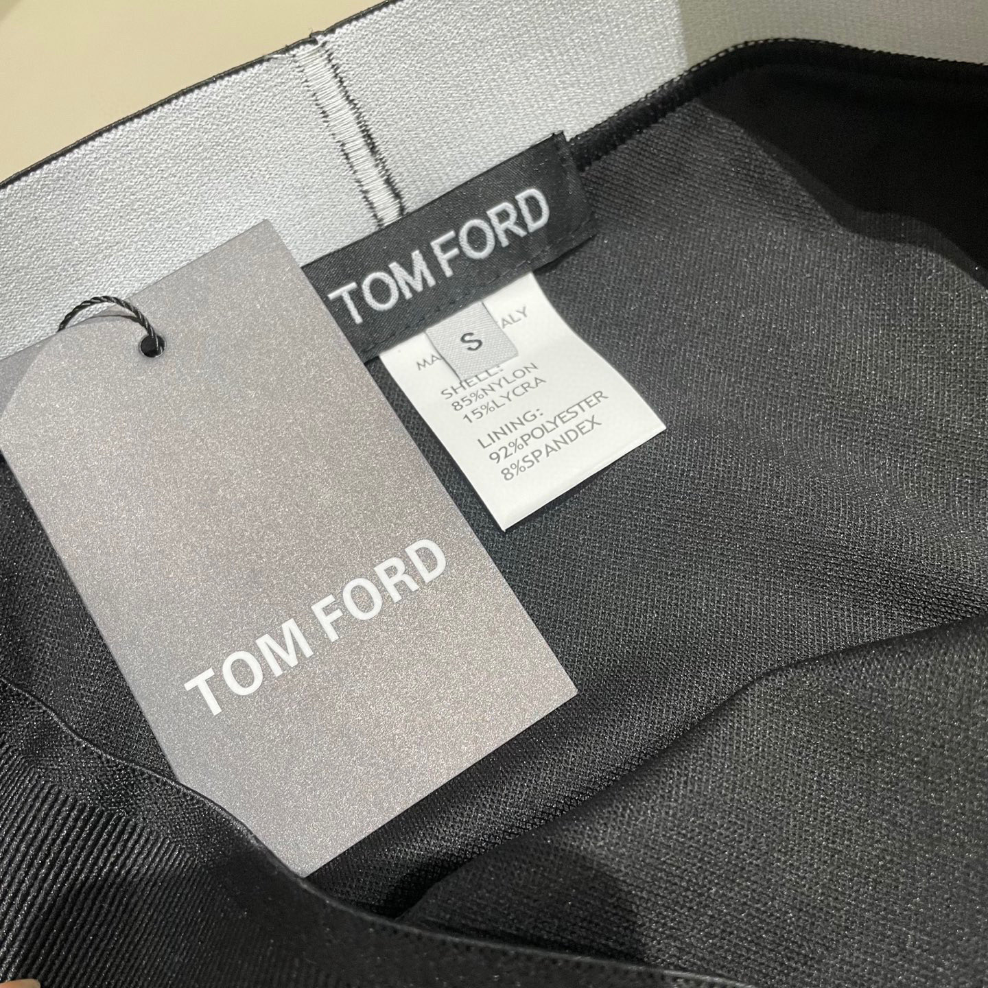  TOm FORD😍🥰适合多种场景的游泳衣🏊‍♀️海边 游泳池 温泉 水上乐园 漂流都可以😌内搭也完全可